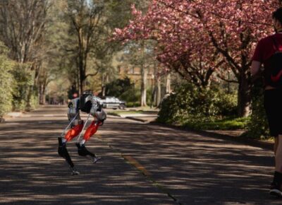 Dwunożny robot Cassie / Źródło: Oregon State University